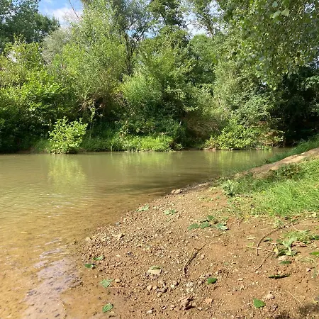 Bivouac Avec Echelle A L'ombre Des Chenes Campingplatz *