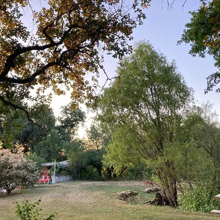 Bivouac Avec Echelle A L'ombre Des Chenes Campingplatz Idrac-Respailles